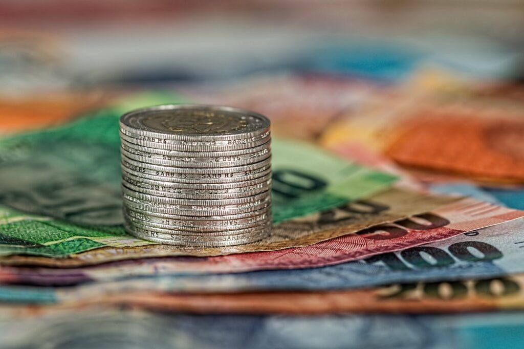 Investir em Ações ou Fundos Imobiliários