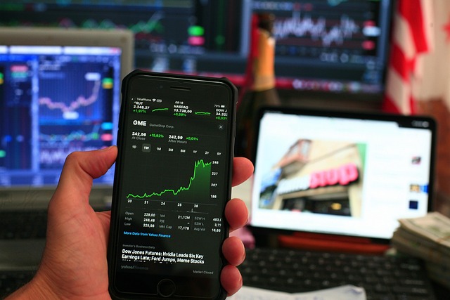 Investir em Ações ou Fundos Imobiliários