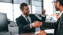 Investir em Ações ou Fundos Imobiliários: Oportunidade de Crescimento e Rentabilidade